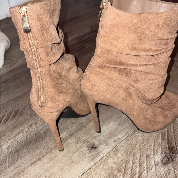 Elegant Brown Suede Heeled Boots - Picture 2 of 5